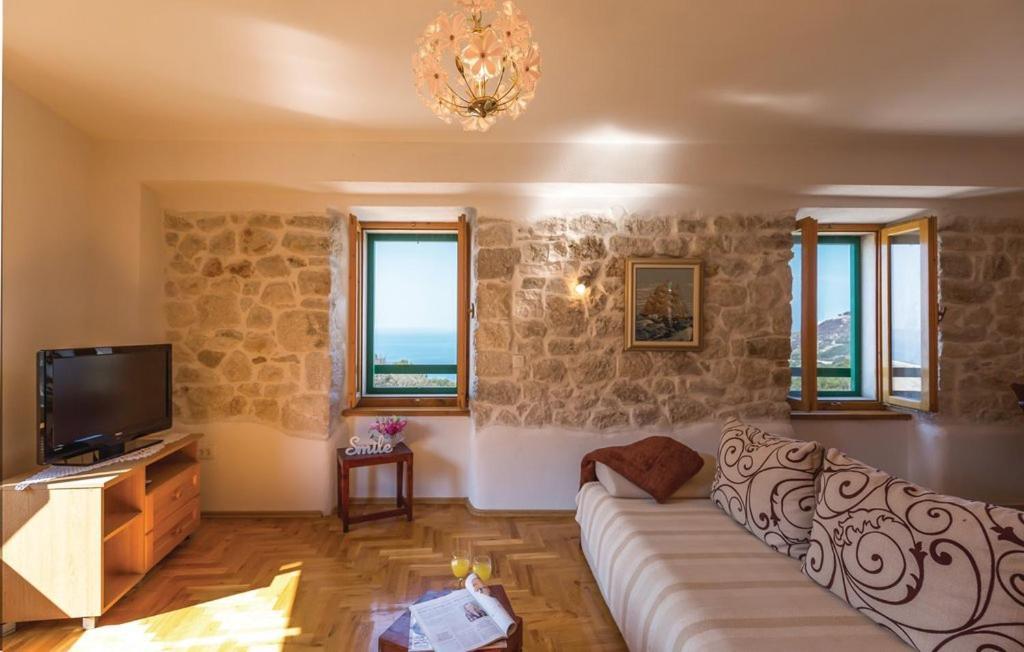 Farm Stay Feniks Tučepi Zewnętrze zdjęcie